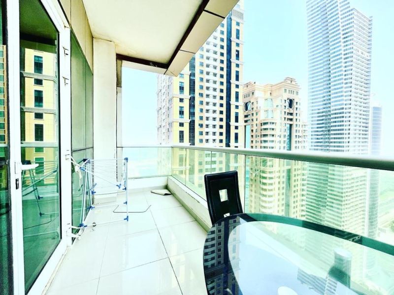 Master Room With Attached Bathroom And Balcony Available For Rent In Pinnacle Tower Dubai Marina AED 5000 Per Month